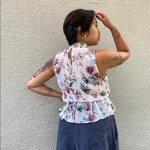 NW/OT Olivaceous sleeveless top - Picture 3 of 8